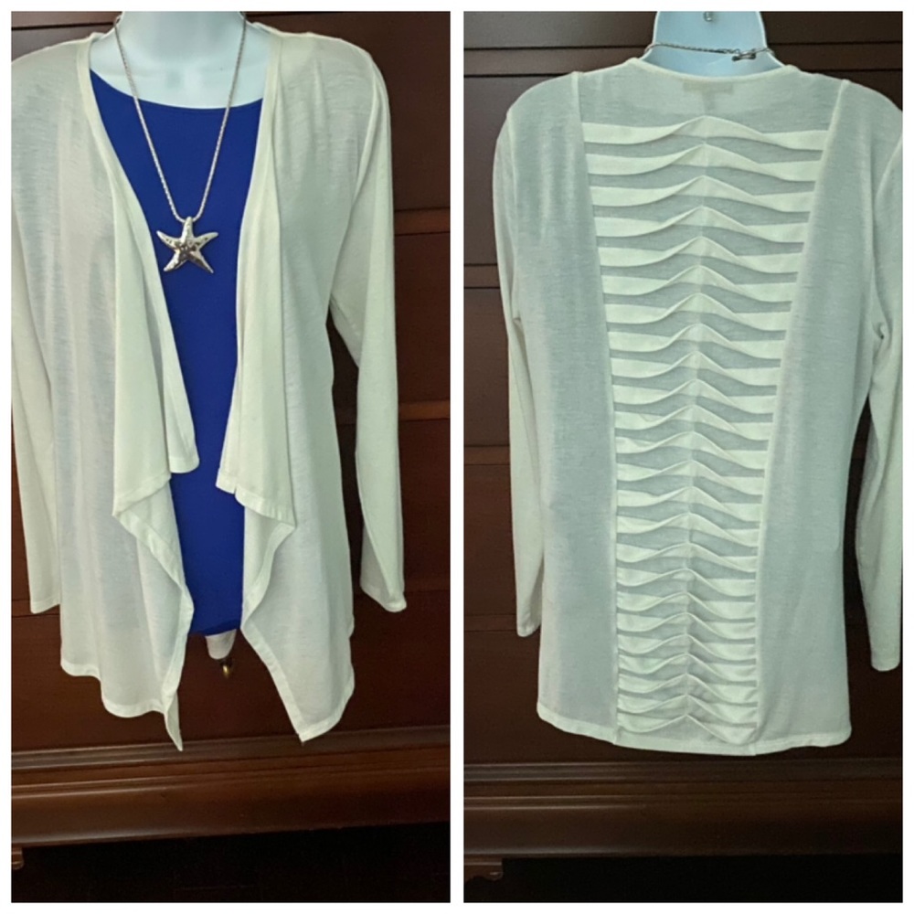 Cupio Cardigan in Cream  with pleated back.